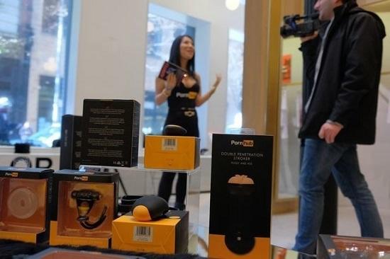 Первый магазин Pornhub