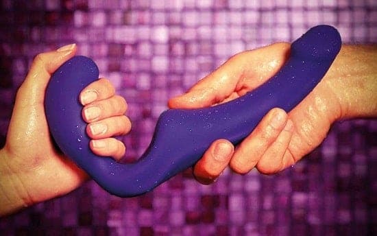 Как  использовать безремневой страпон?